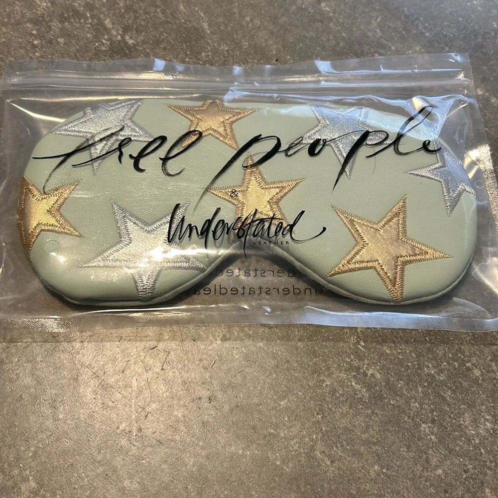 Free People Understated Cooling Leather Face Mask Adjustable Stars Green NIB - Picture 4 of 4